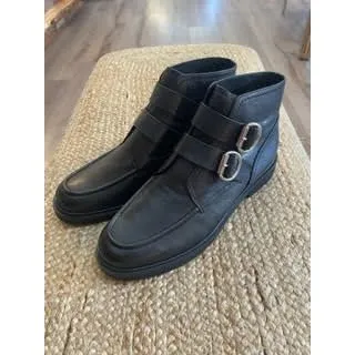 Globe-Mo Buckle Boots